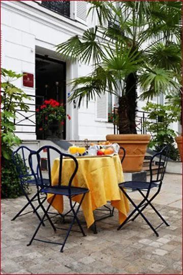 Hotell Pavillon Bastille 3*
