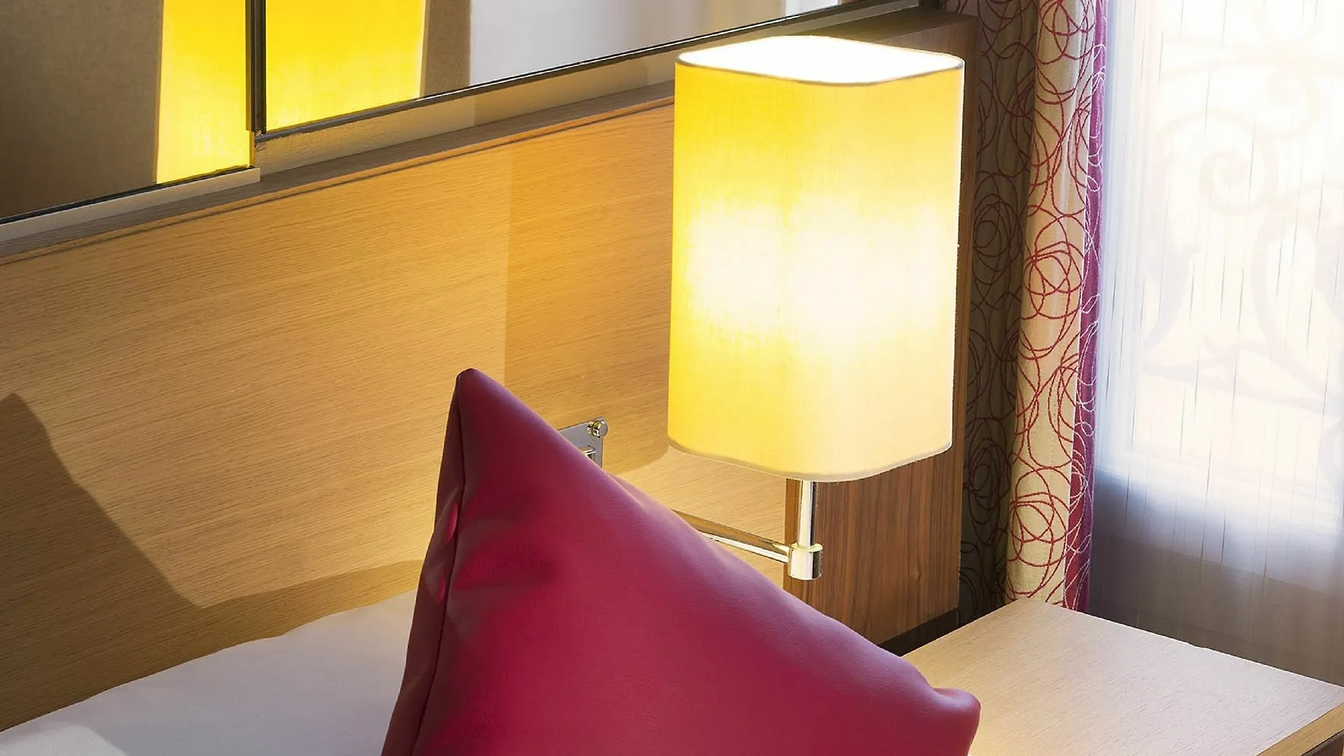 Pavillon Bastille Hotel 3*